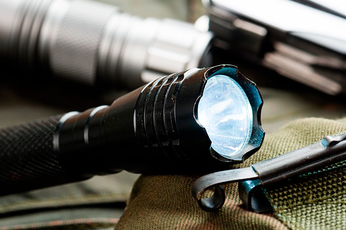 BEST FLASHLIGHT FOR HUNTING - WHAT TO LOOK FOR